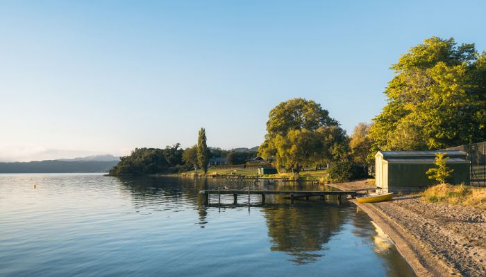 Lake-Tarawera-Spring-700x400.jpg